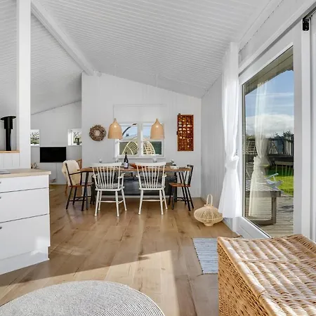Vakantiehuis Lovely Home In Otterup With Wifi *